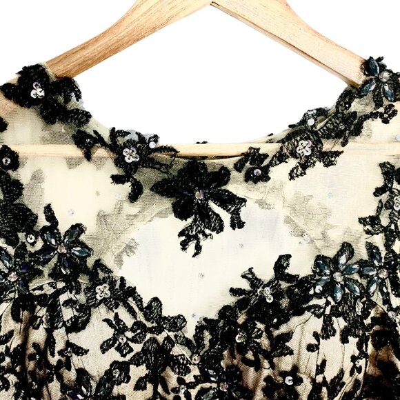 Elegant Black Sleeveless Prom Dress - Picture 5 of 10